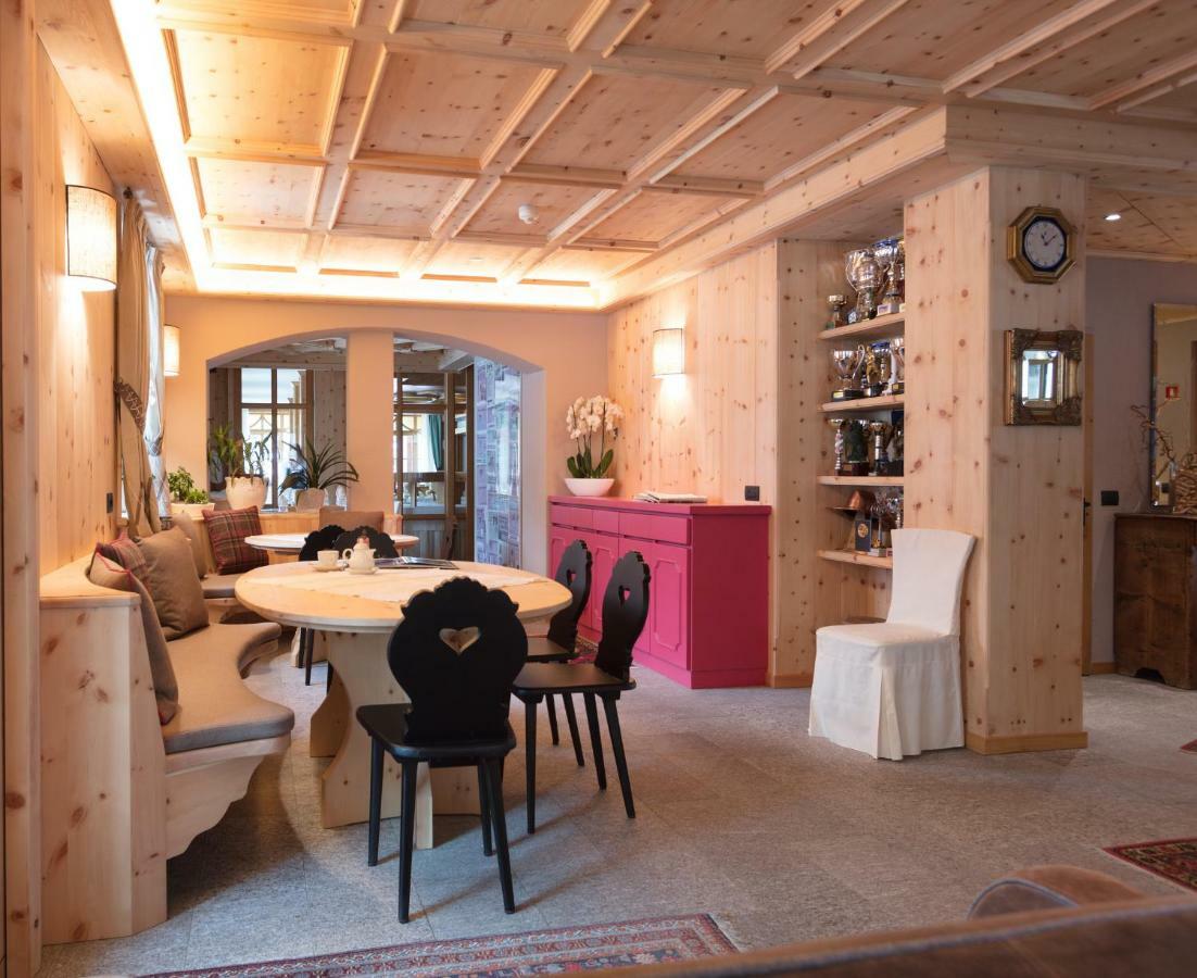 Hotel Baita Fiorita Santa Caterina Valfurva Eksteriør billede
